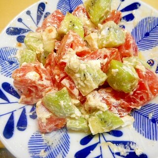 ☆トマトとキウイの水切りヨーグルトサラダ★